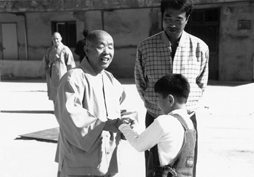 �������